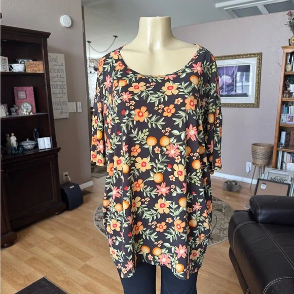 Lularoe multicolored floral oversized scoop neck tunic-size L - Picture 6 of 9